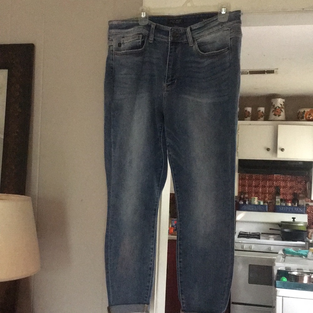 Judy Blue Slim Straight
